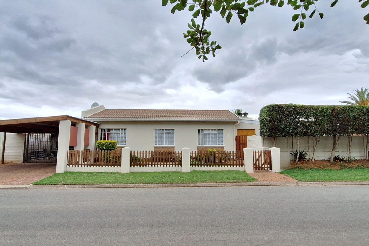 House For Sale in Riversdale - Photo 2