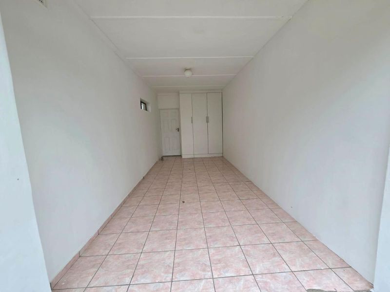 Spacious Family Living - Photo 7