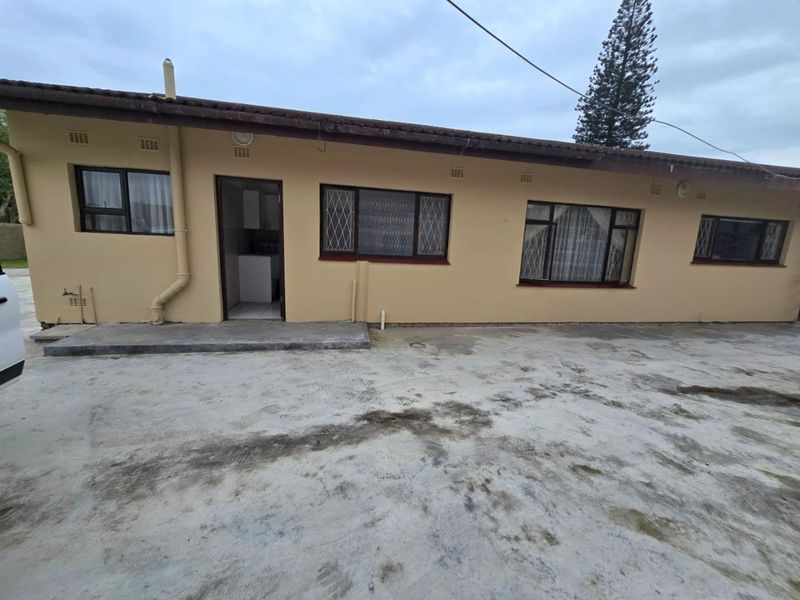 Spacious Family Living - Photo 5