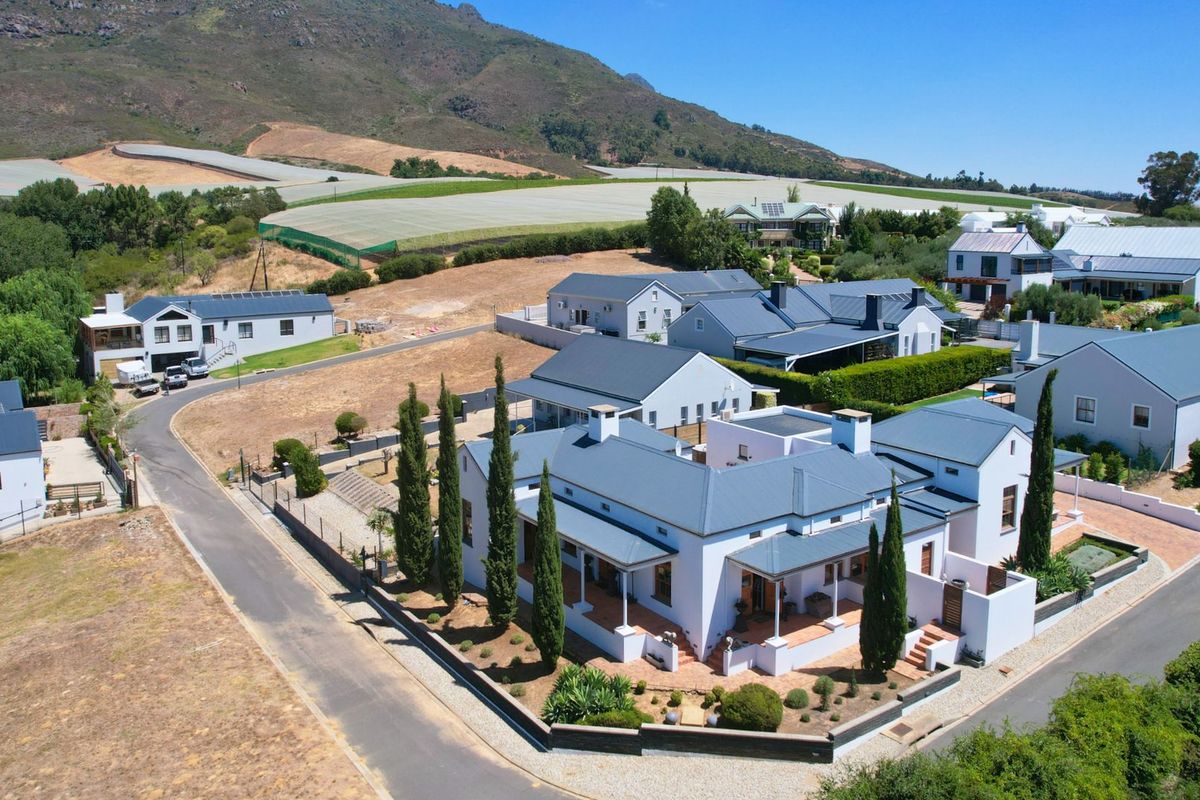 House For Sale in Riebeek Kasteel, Riebeek Valley - Photo 2