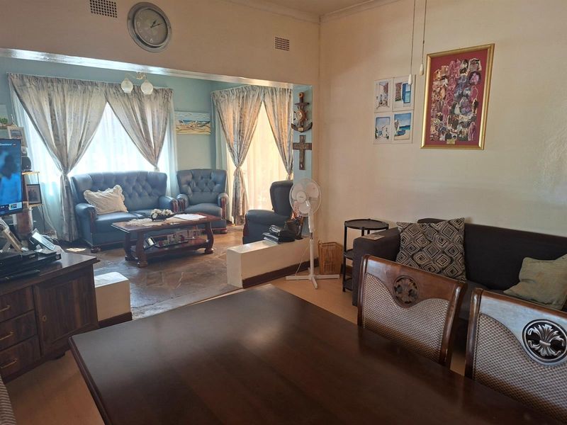 Spacious family home - Photo 10