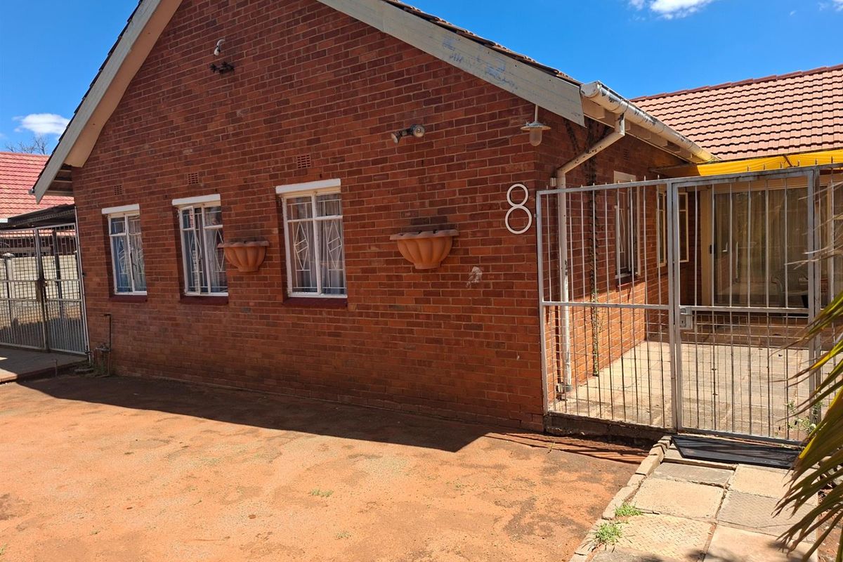 Spacious family home - Photo 4