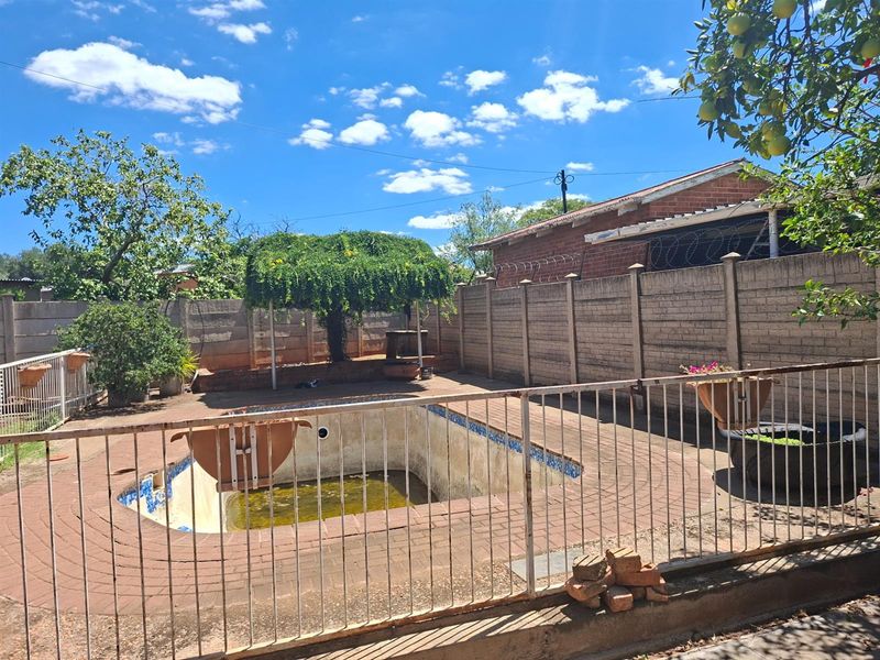 Spacious family home - Photo 8