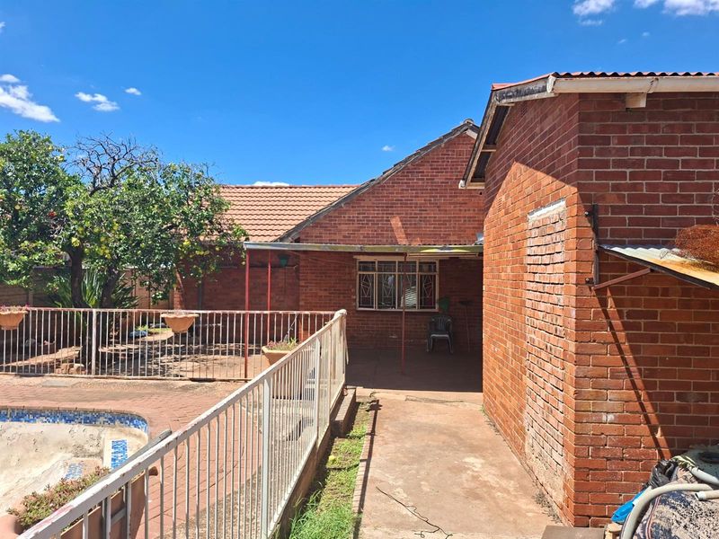 Spacious family home - Photo 6