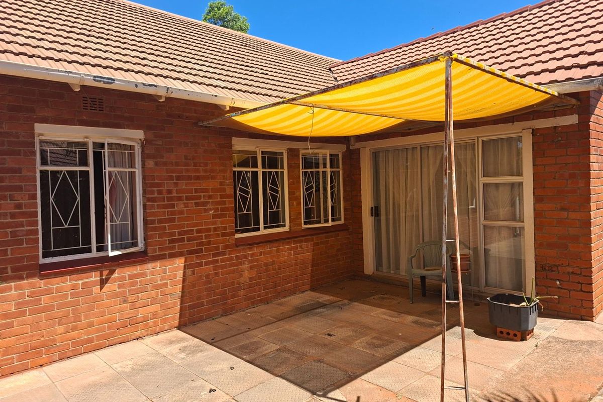 Spacious family home - Photo 5