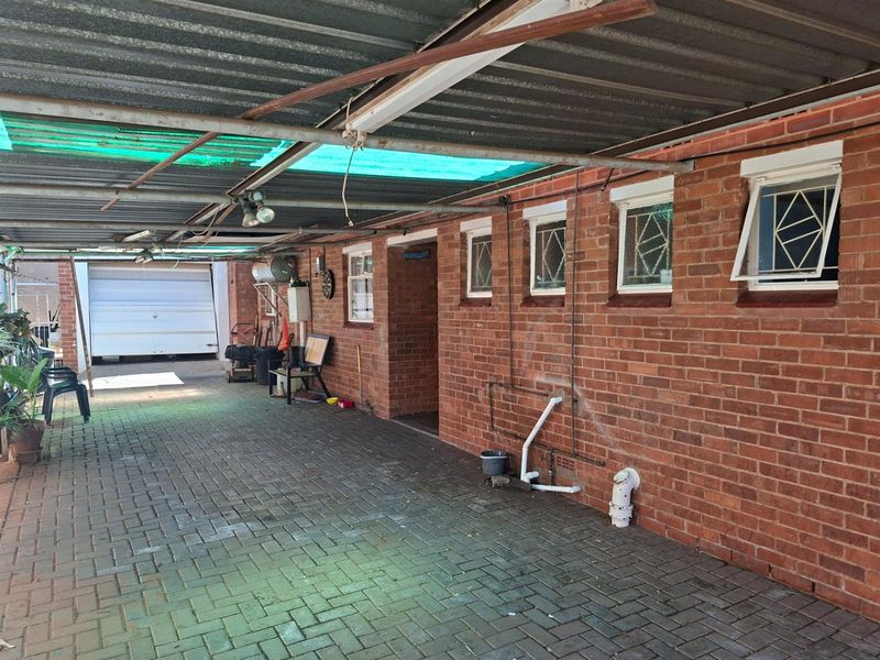 Spacious family home - Photo 2