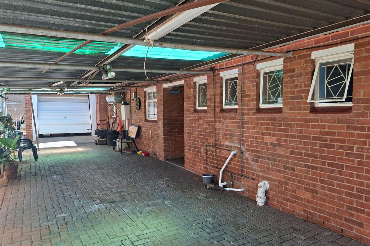 Spacious family home - Photo 2