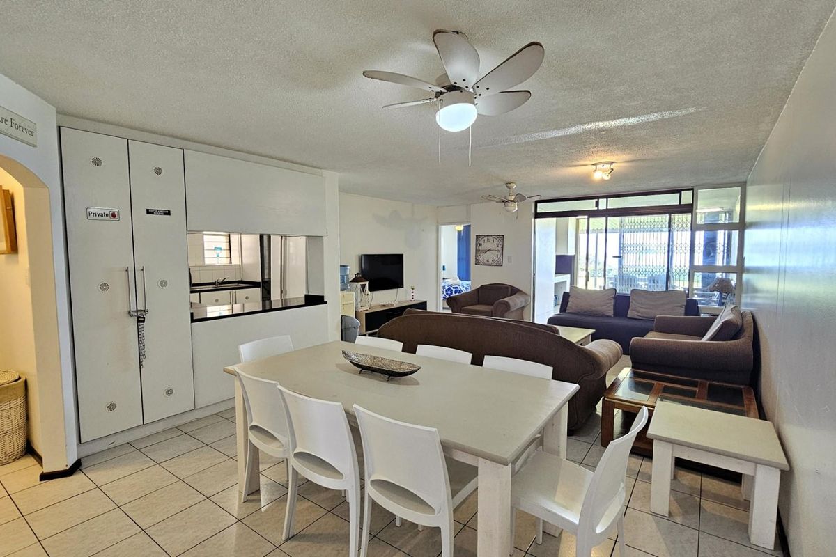 Ground floor, Three Bedroom Apartment on Beachfront! - Photo 2