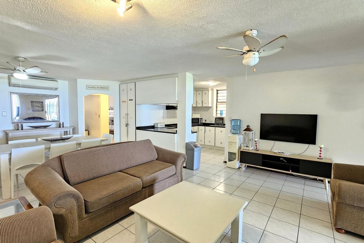 Ground floor, Three Bedroom Apartment on Beachfront! - Photo 4