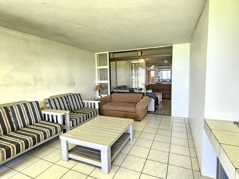 Ground floor, Three Bedroom Apartment on Beachfront! - Photo 8