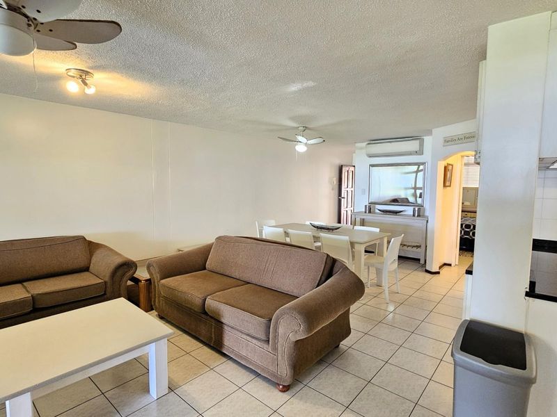 Ground floor, Three Bedroom Apartment on Beachfront! - Photo 3