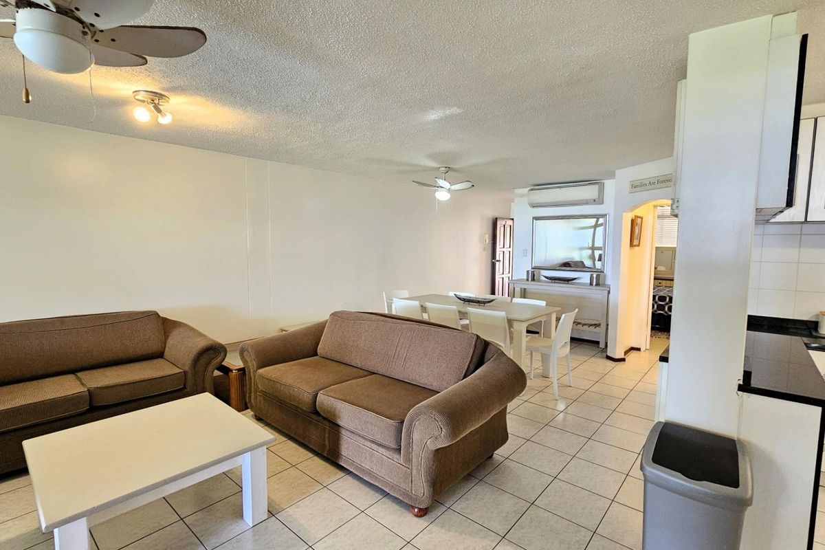 Ground floor, Three Bedroom Apartment on Beachfront! - Photo 3