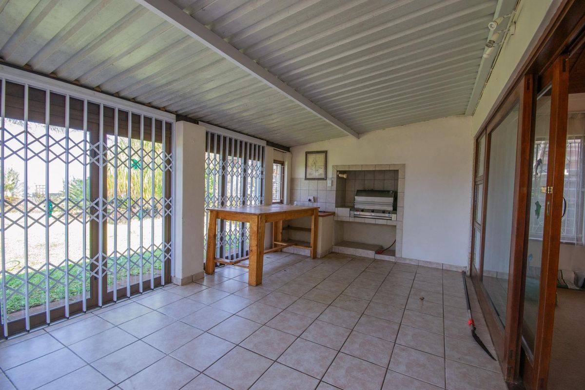 House For Sale in Uvongo Beach, Margate, KwaZulu Natal - Photo 3