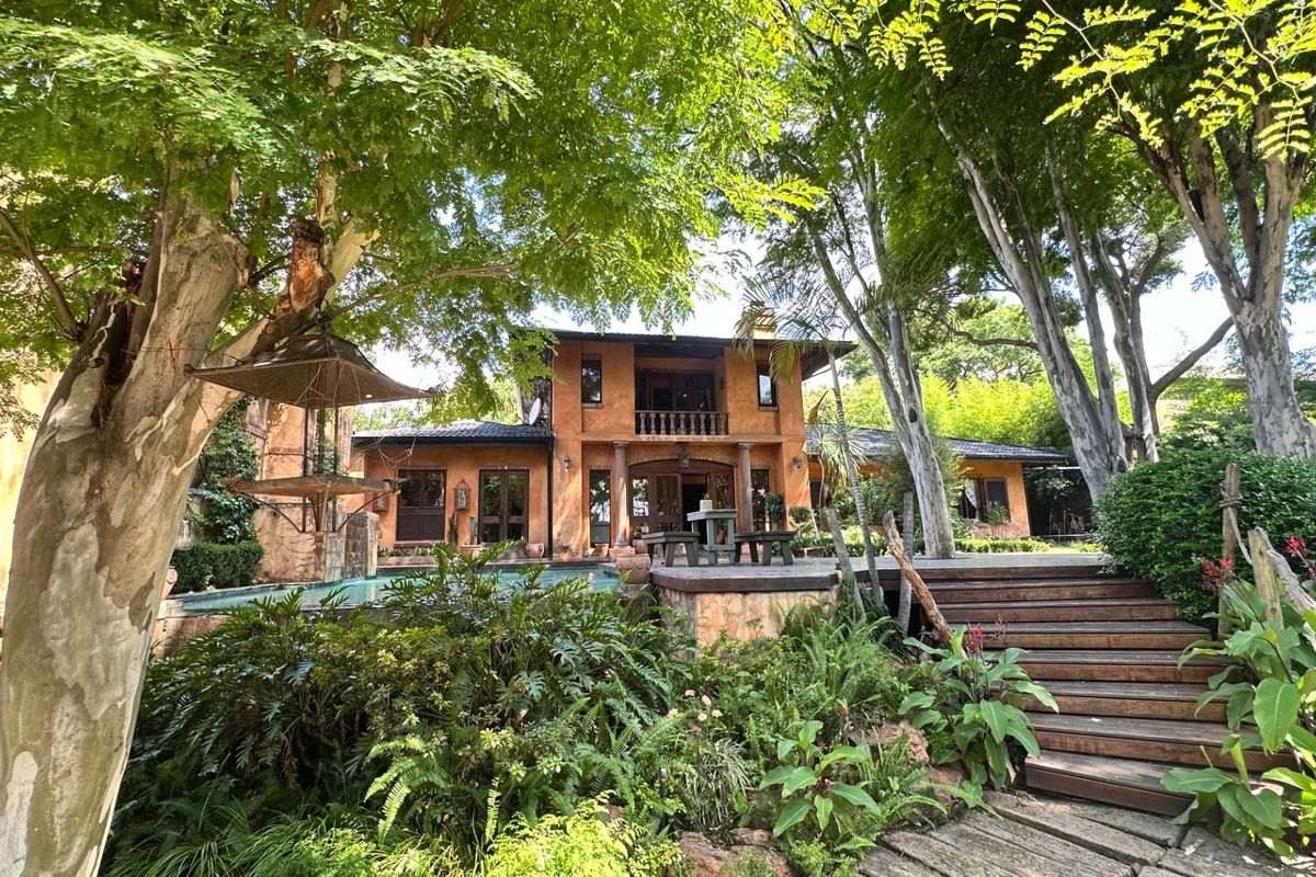 Mediterranean Villa-Style Retreat - Waterkloof, Pretoria - Photo 5