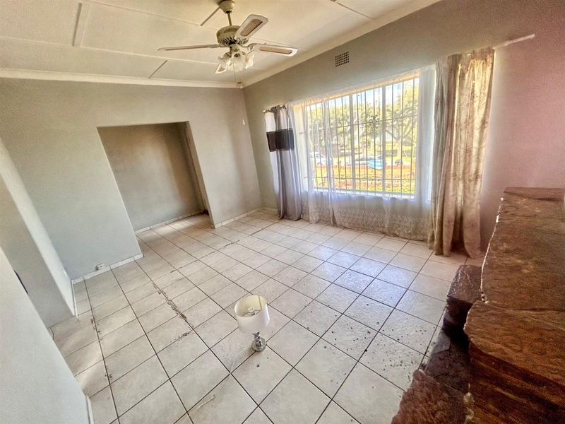 3 Bedroom House for Sale in Linmeyer - Photo 10