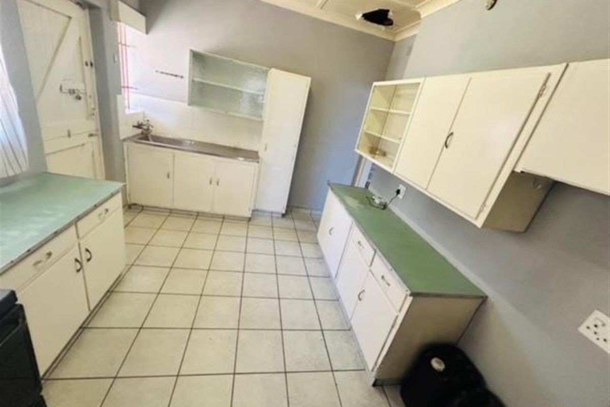 3 Bedroom House for Sale in Linmeyer - Photo 2