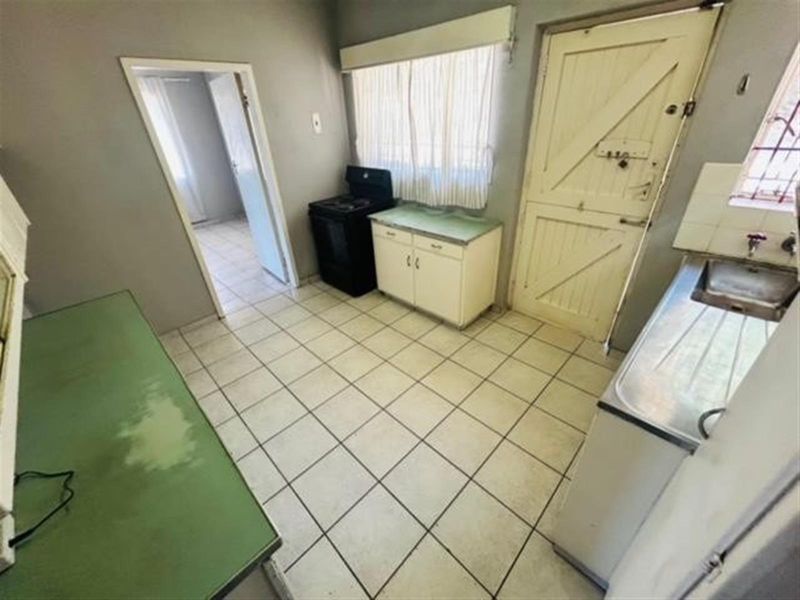 3 Bedroom House for Sale in Linmeyer - Photo 4