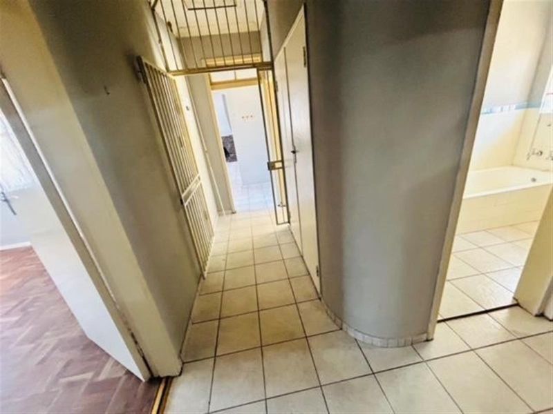 3 Bedroom House for Sale in Linmeyer - Photo 5