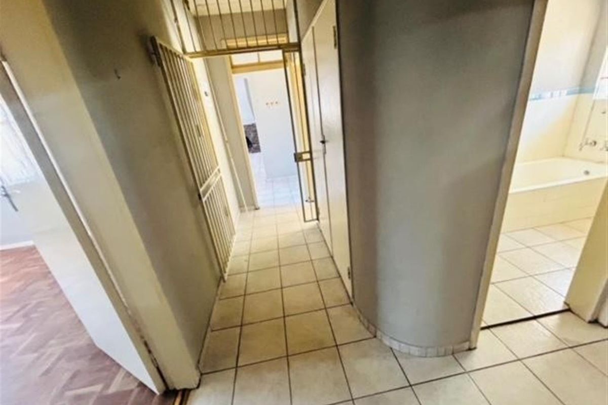 3 Bedroom House for Sale in Linmeyer - Photo 5