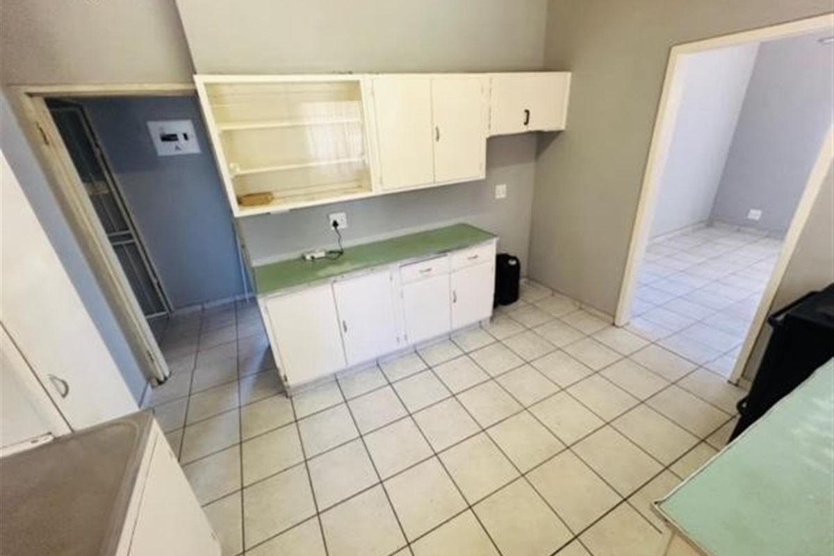 3 Bedroom House for Sale in Linmeyer - Photo 3