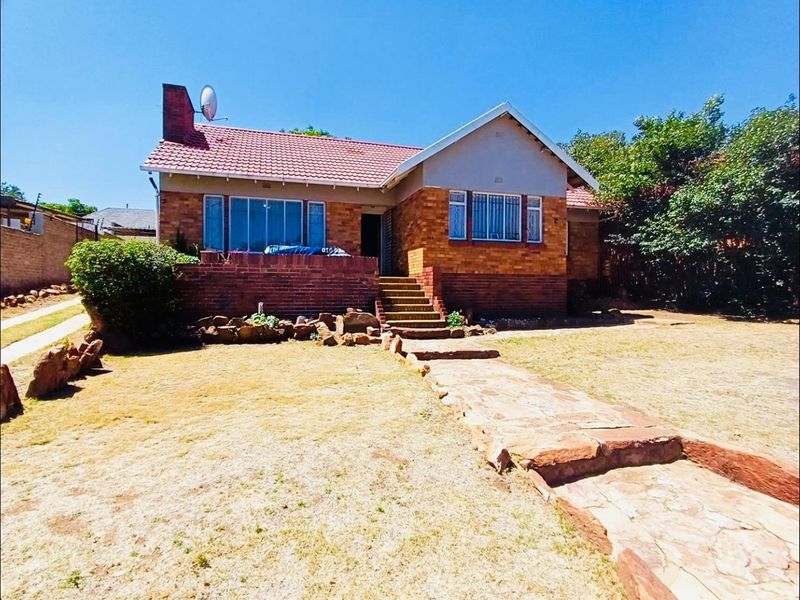3 Bedroom House for Sale in Linmeyer - Photo 1