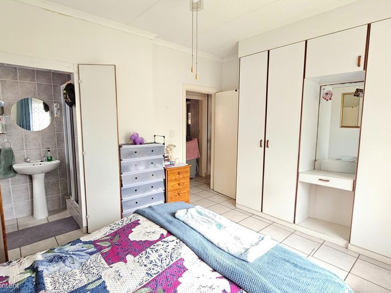 Townhouse For Sale in Uvongo Beach, Margate, KwaZulu Natal - Photo 7