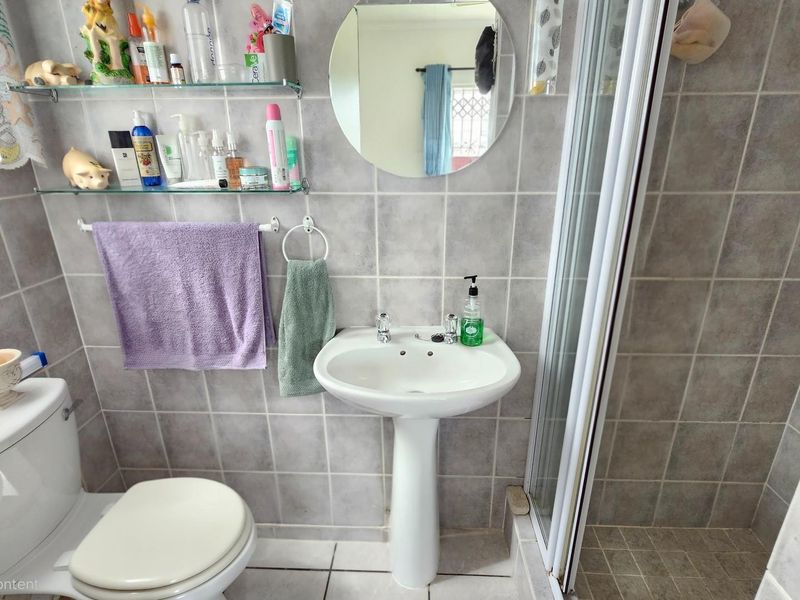 Townhouse For Sale in Uvongo Beach, Margate, KwaZulu Natal - Photo 8