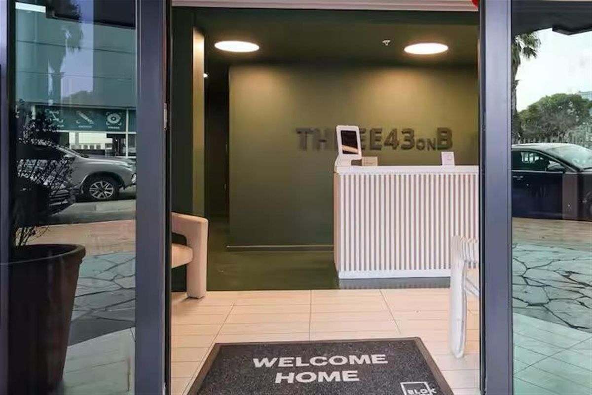 Fully Furnished Airbnb Apartment For Sale in Sea Point - Photo 3