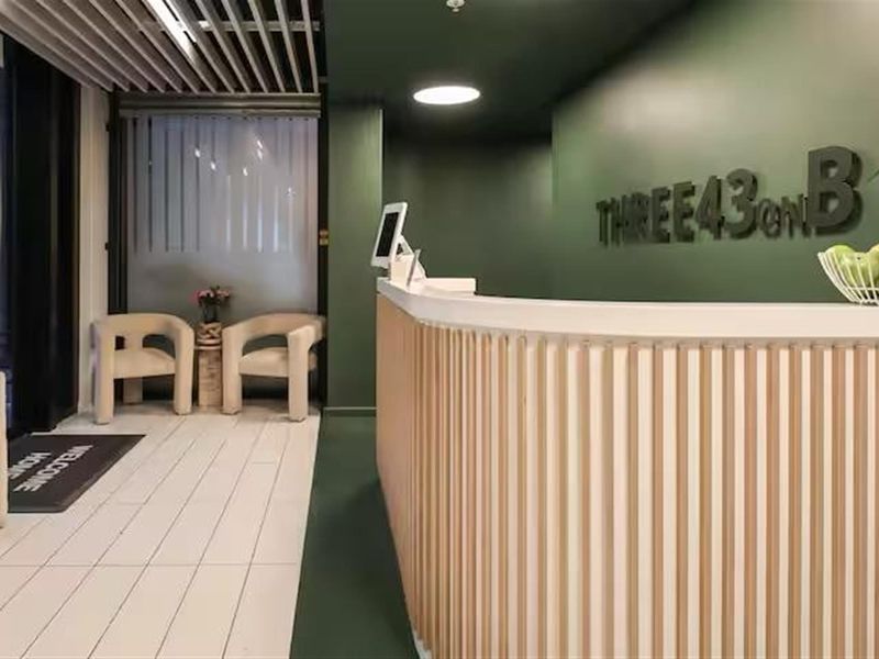 Fully Furnished Airbnb Apartment For Sale in Sea Point - Photo 4