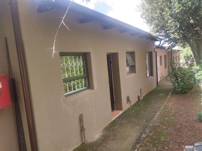 2 Bedrrom Townhouse For Sale in Naturena, Johannesburg - Photo 3