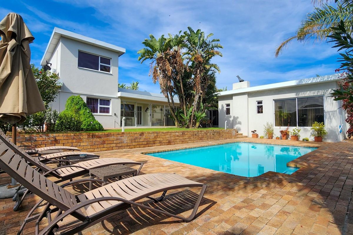 Turnkey investment: TWO separate properties sold together as a Going Concern 4-Star Guesthouse - Photo 5