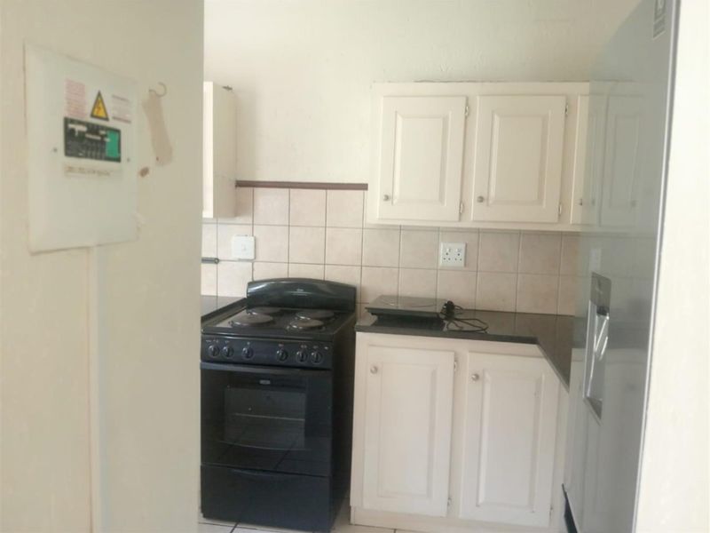Apartment For Sale in Fairland, Randburg - Photo 4
