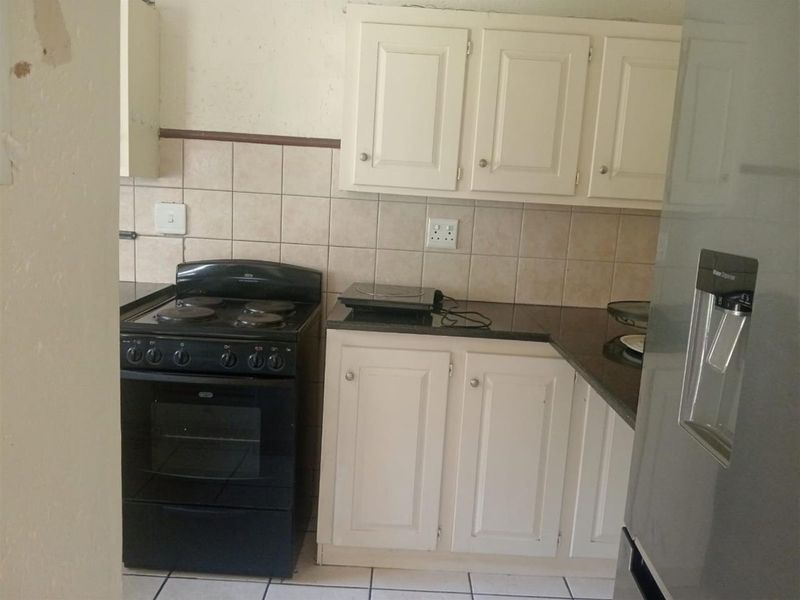 Apartment For Sale in Fairland, Randburg - Photo 3