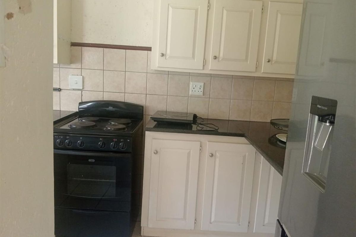 Apartment For Sale in Fairland, Randburg - Photo 3