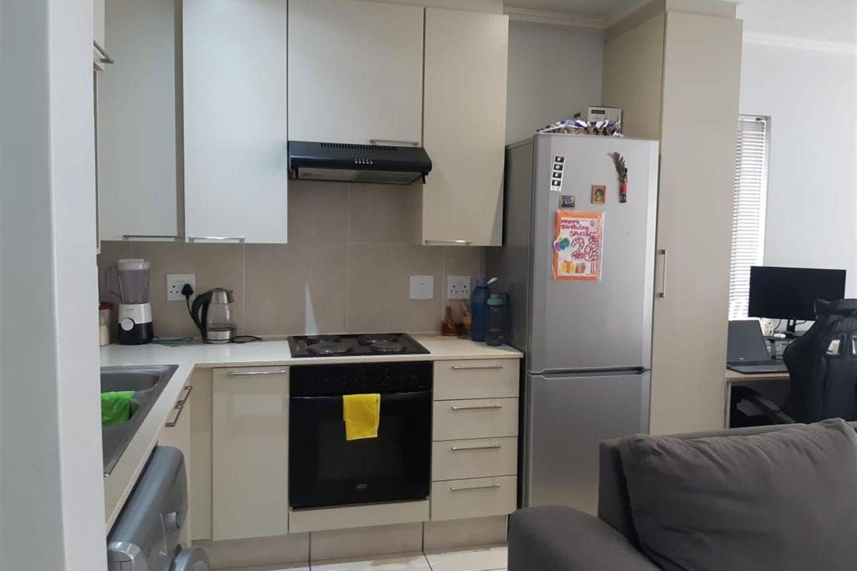 Apartment For Sale in Sunninghill, Sandton - Photo 2