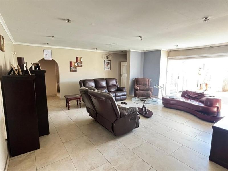 Spacious Family Living with Entertainer’s Charm - Photo 3