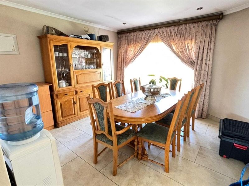 Spacious Family Living with Entertainer’s Charm - Photo 5