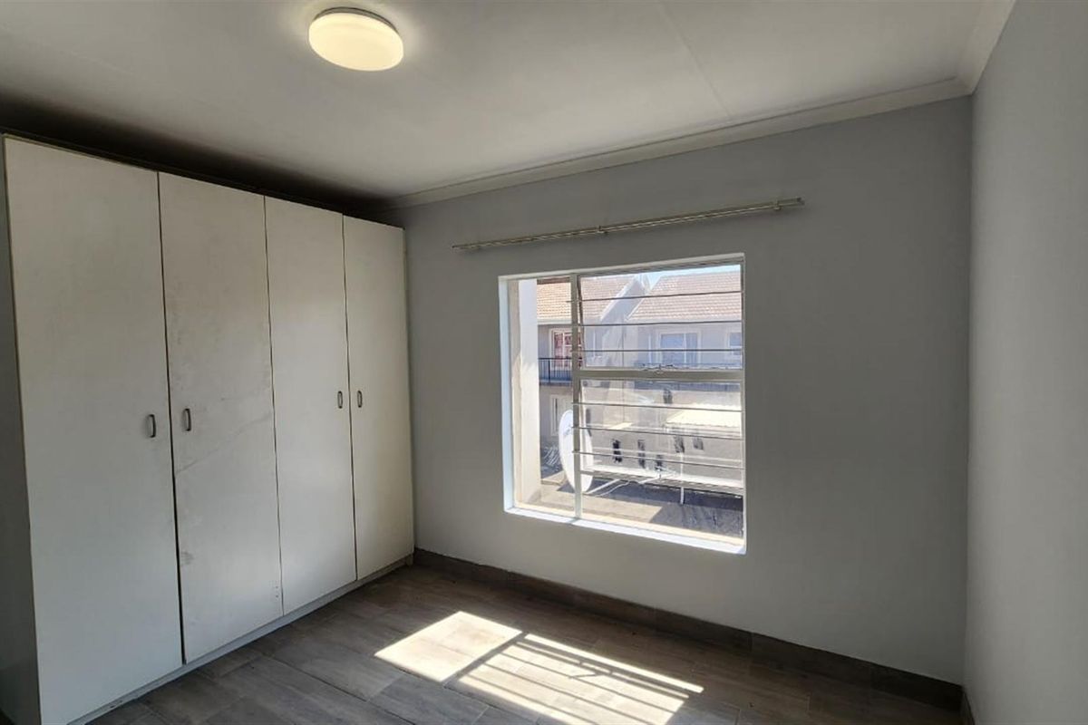 2 bedroom Apartment For Sale in Brenthurst - Photo 5