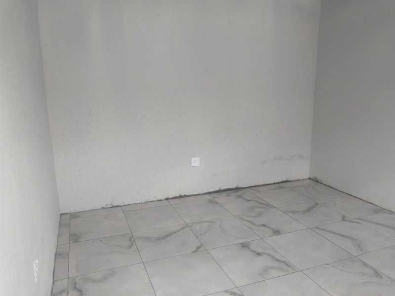 1 Room To Rent in Lehae, Johannesburg - Photo 2