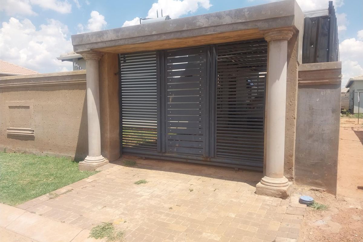 1 Room To Rent in Lehae, Johannesburg - Photo 4