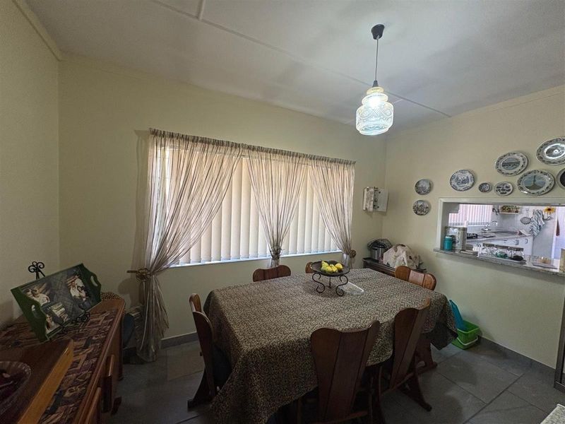 Beautiful Home For Sale in Huttenheights, Newcastle, KwaZulu Natal - Photo 9