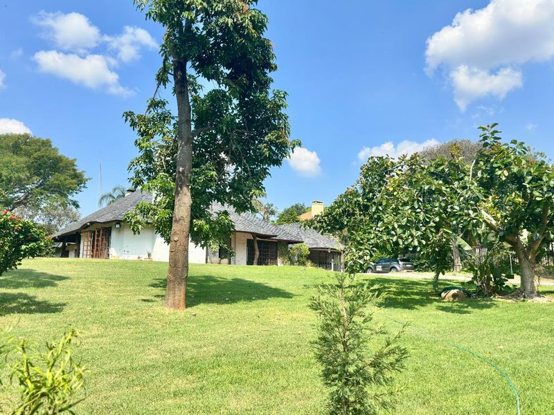 House For Sale in Waterkloof Heights, Pretoria - Photo 2