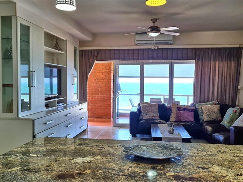 Luxury 4 Bedroom Beachfront Apartment in Lawrence Rocks - Photo 3