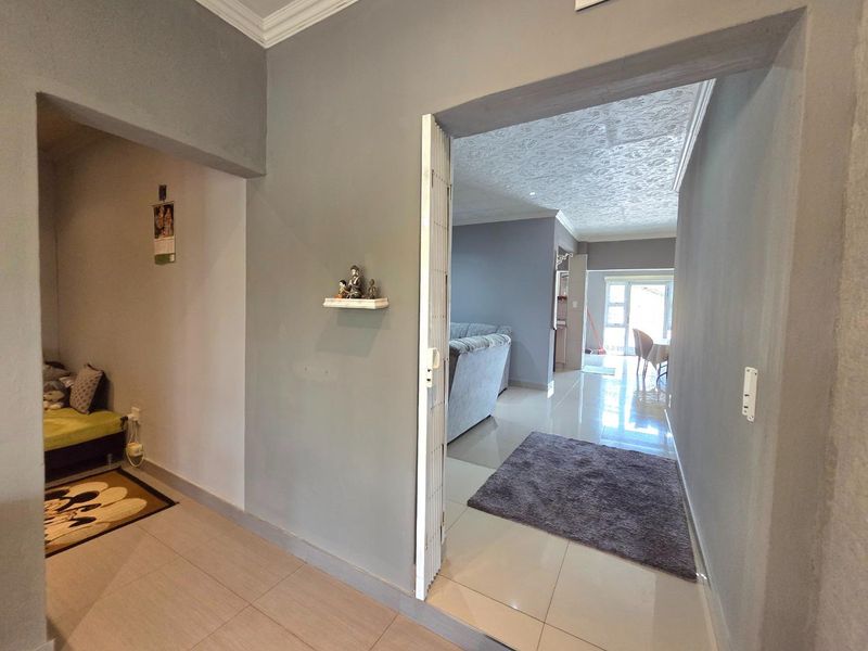 Elegant Family Living - Photo 8