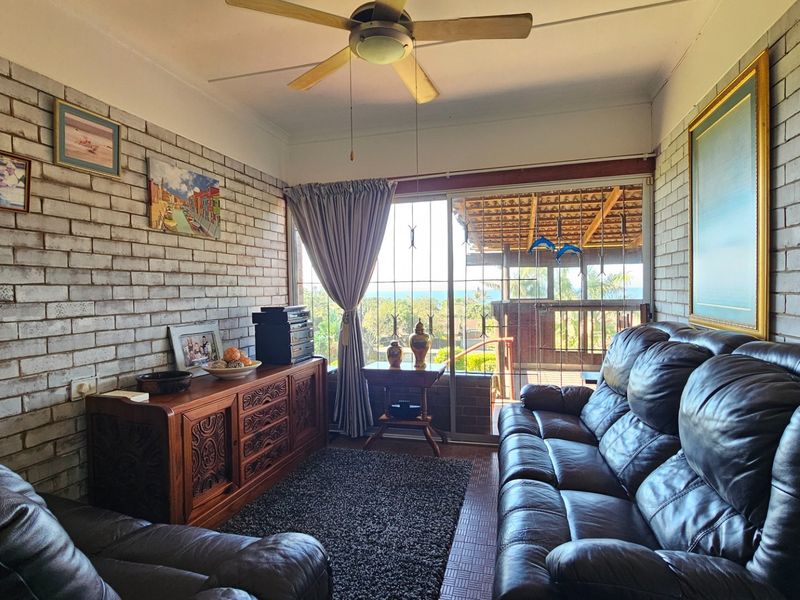 A Coastal Haven with Space to Live, Entertain, and Unwind - Photo 8