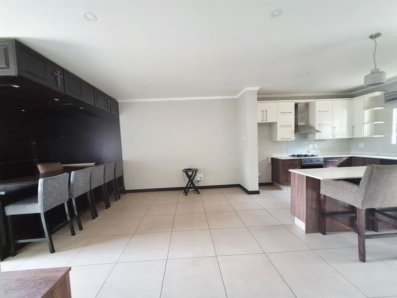 Sophisticated Lock-Up-and-Go Unit with Double Garage and Private Garden - Photo 6