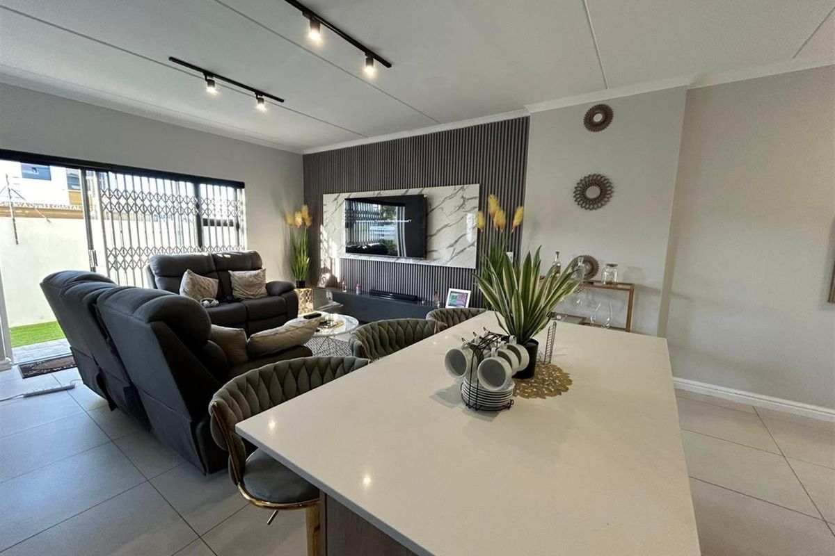 Fully Furnished 3-Bedroom Home with Private Courtyard in Secure Sandown Estate - Photo 3