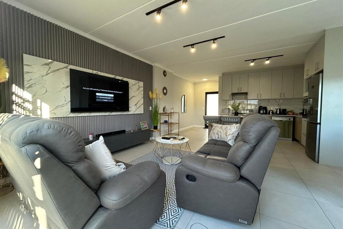 Fully Furnished 3-Bedroom Home with Private Courtyard in Secure Sandown Estate - Photo 5