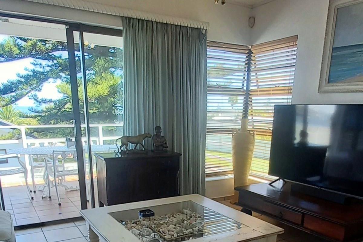 UNDER OFFER - Elevated Coastal Living, Ocean Views And Private Income Suite in Voelklip, Hermanus! - Photo 5