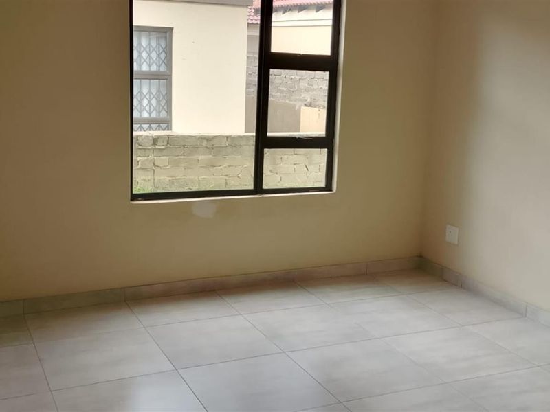 House For Sale in Golden Gardens, Sebokeng - Photo 6